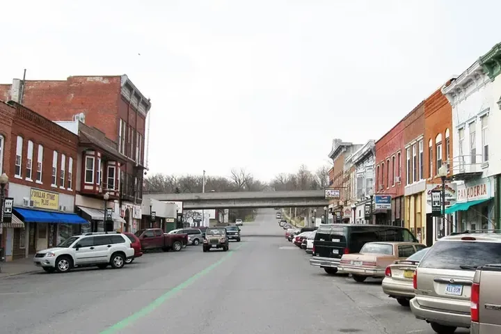 Main Street in Columbus Junction, Iowa, home of Columbus Community School District, a Fullmind case study