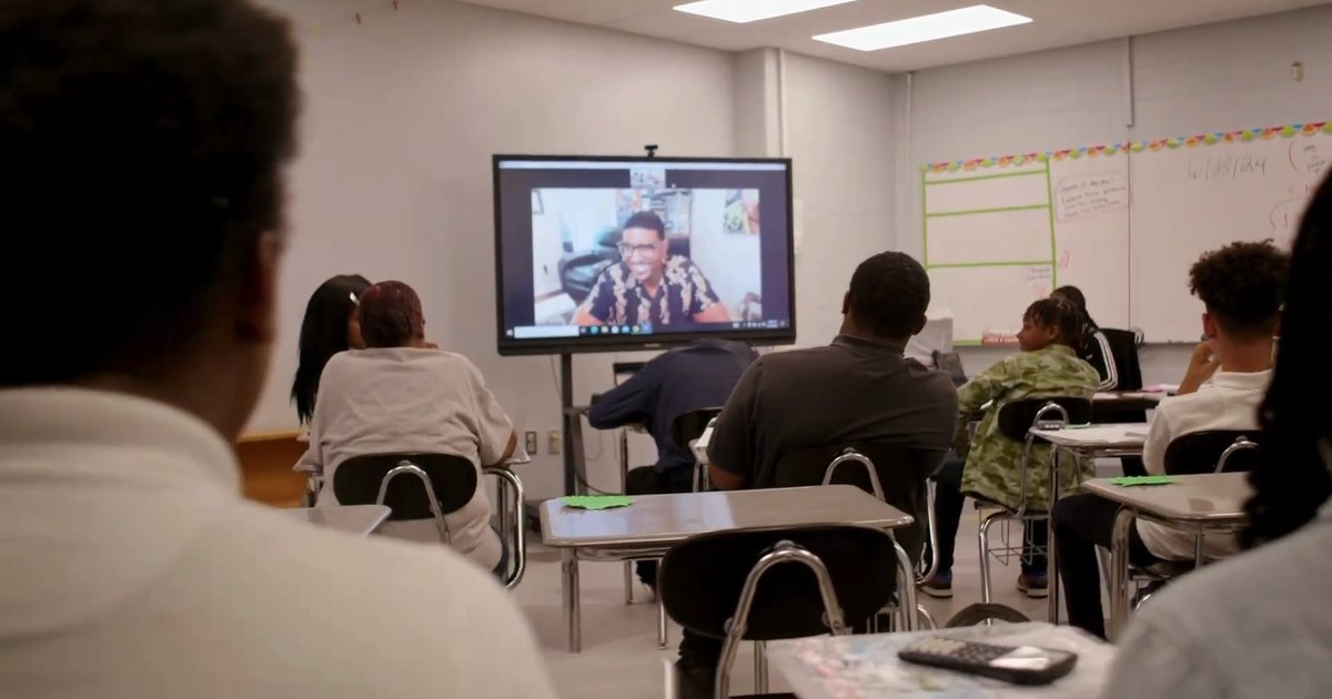 Allendale County students follow their live virtual teacher on the classroom screen, as in Fullmind teacher staffing.